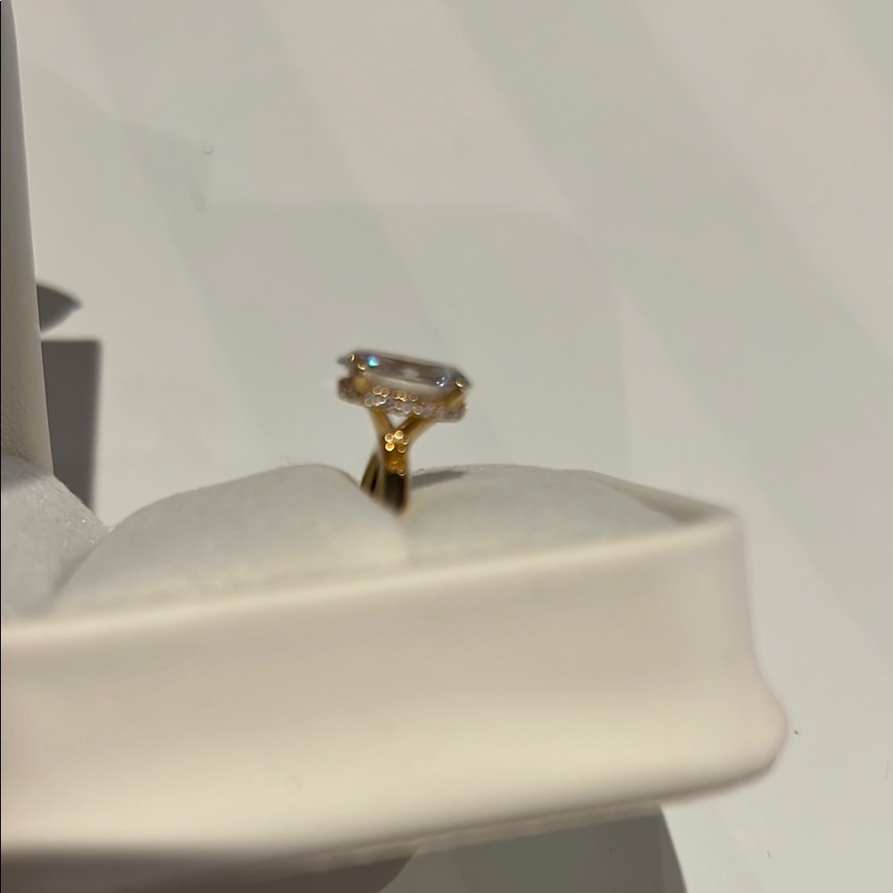 Elegant lab grown 2 carats 18k Gold Diamond Ring oval brilliant vvs clarity - Picture 10 of 13